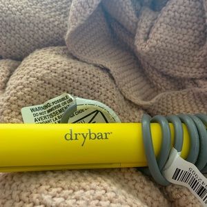 Drybar 1in flat iron